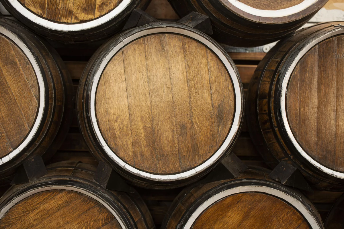 Tonneaux de cognac en bois